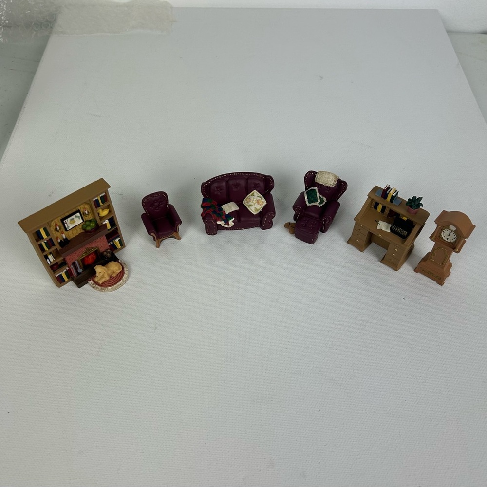 Avon NIB VTG '2001' Victorian Miniature Furniture Collection, Living Room